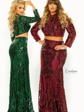 Embellished Two-Piece Sequin Gown Set in Emerald